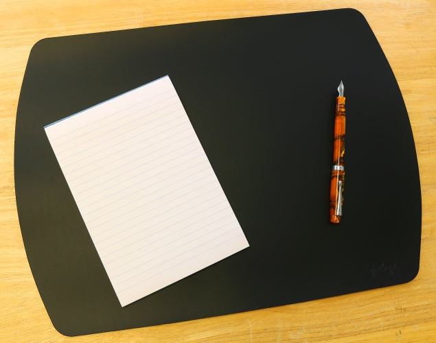 Girologio Writing Mat - Black